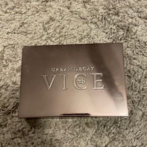 Urban decay lipstick palette